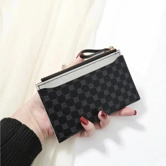 Handbags - ⚠️Clearance Black And White Patterned Print Cardholder / Wallet